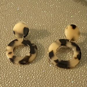 Earrings (like new)
